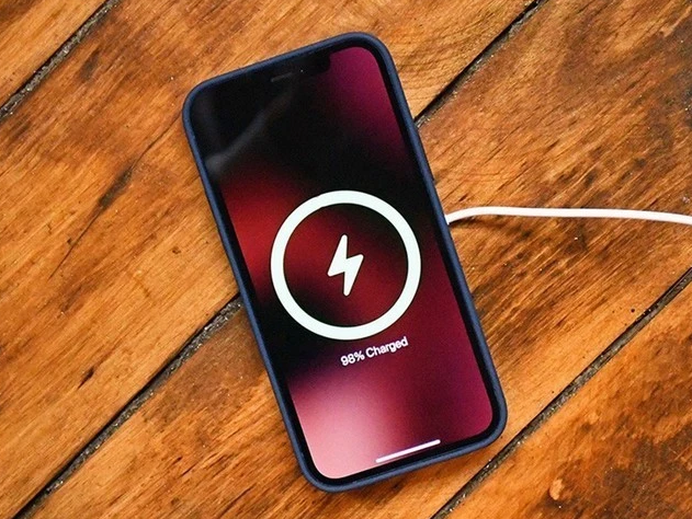 西乌珠穆沁苹果手机维修分享iPhone 12可以随便充电吗 